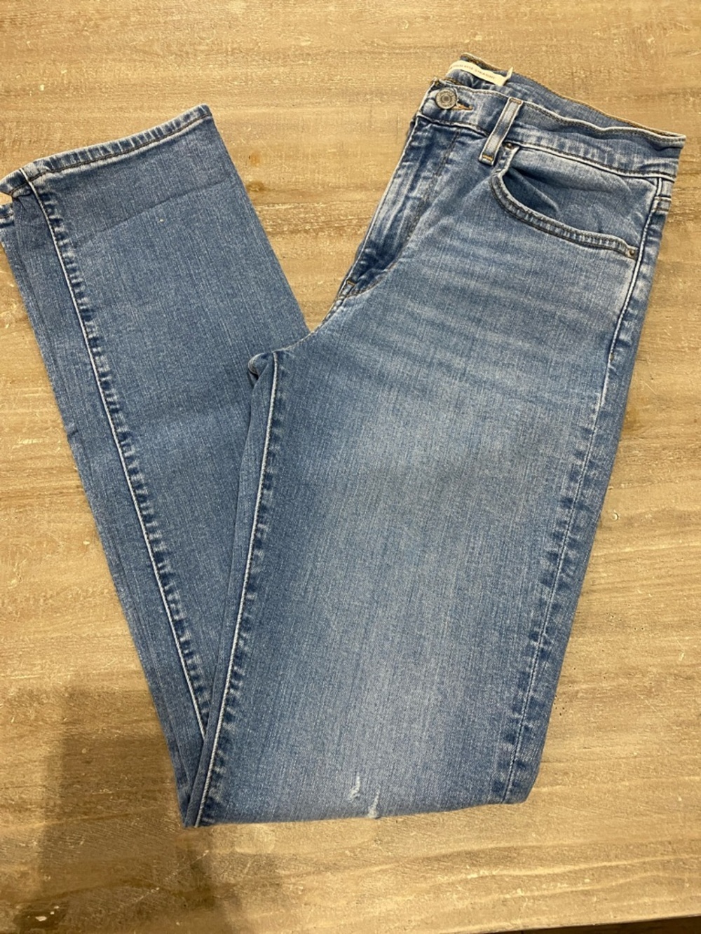 Classic Straight-Leg Women's Jeans in Light Blue